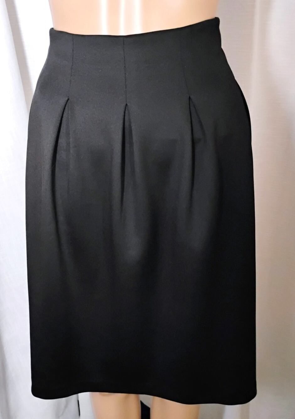 NYCC Black Pleated Skirt Size 10 Stretch Knee Length Preppy Academia Back Zip